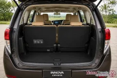 innove-crysta-Boot-Space
